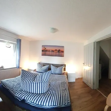 Apartment Backbord Rambin